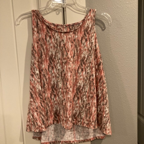 peace and pearls Tops - Bundle of two small tank tops